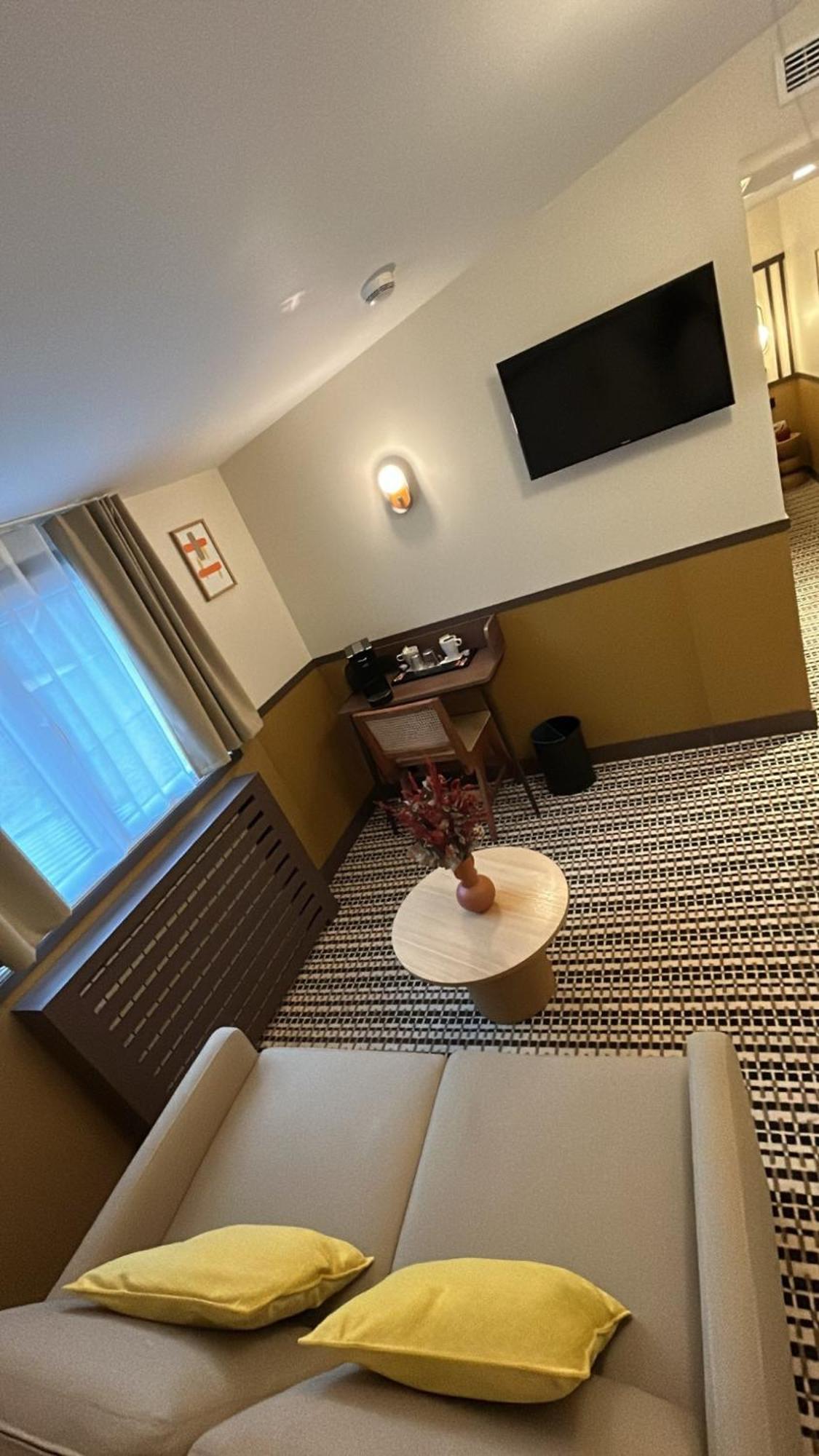 Au Grand Saint Jean Hotel 4*