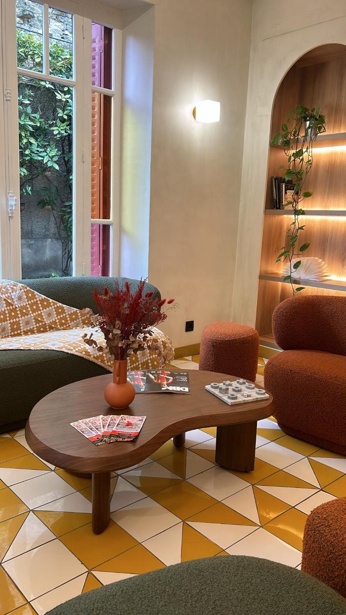 Hotel Au Grand Saint Jean 4*