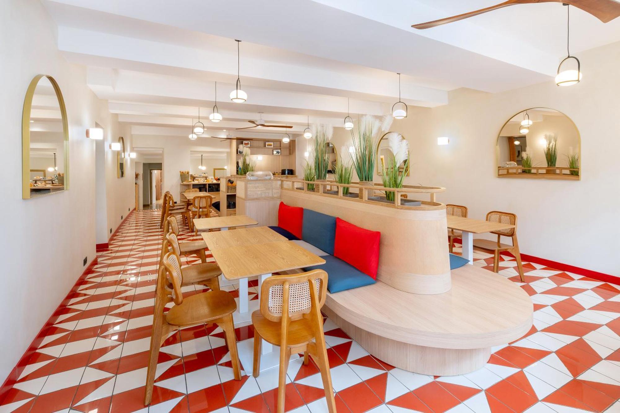 Au Grand Saint Jean Hotel