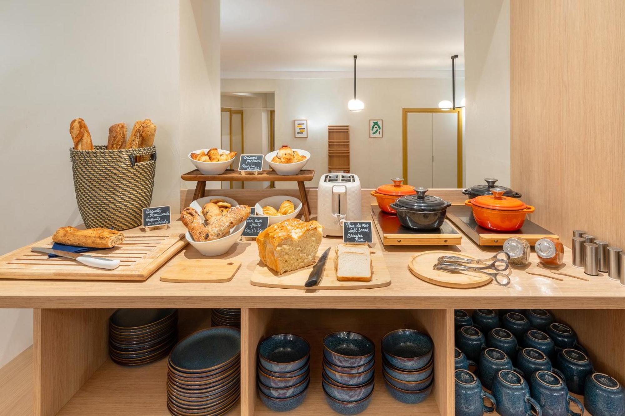 Au Grand Saint Jean Hotel 4*